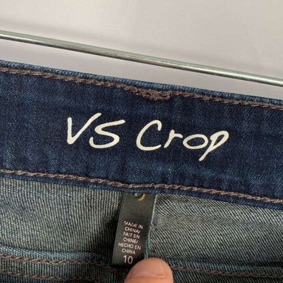 Victoria’s Secret Dark Blue Cropped Jeans with Zippers - Picture 8 of 8